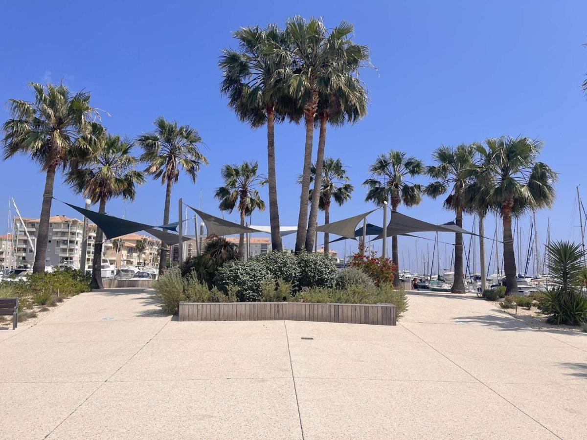 Appartement 2P, 4 Couchages, Terrasse Et Salon De Jardin A 200M De La Plage, Frejus - Fr-1-226A-22 Exteriör bild